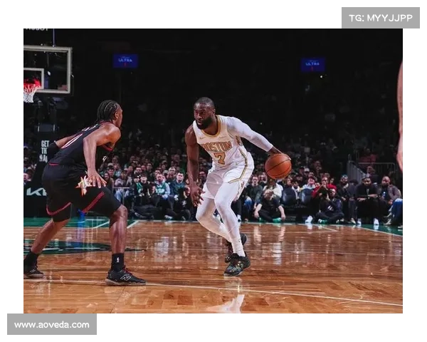 布朗全能表现助力球队逆转贡献23分11篮板8助攻展现全面实力